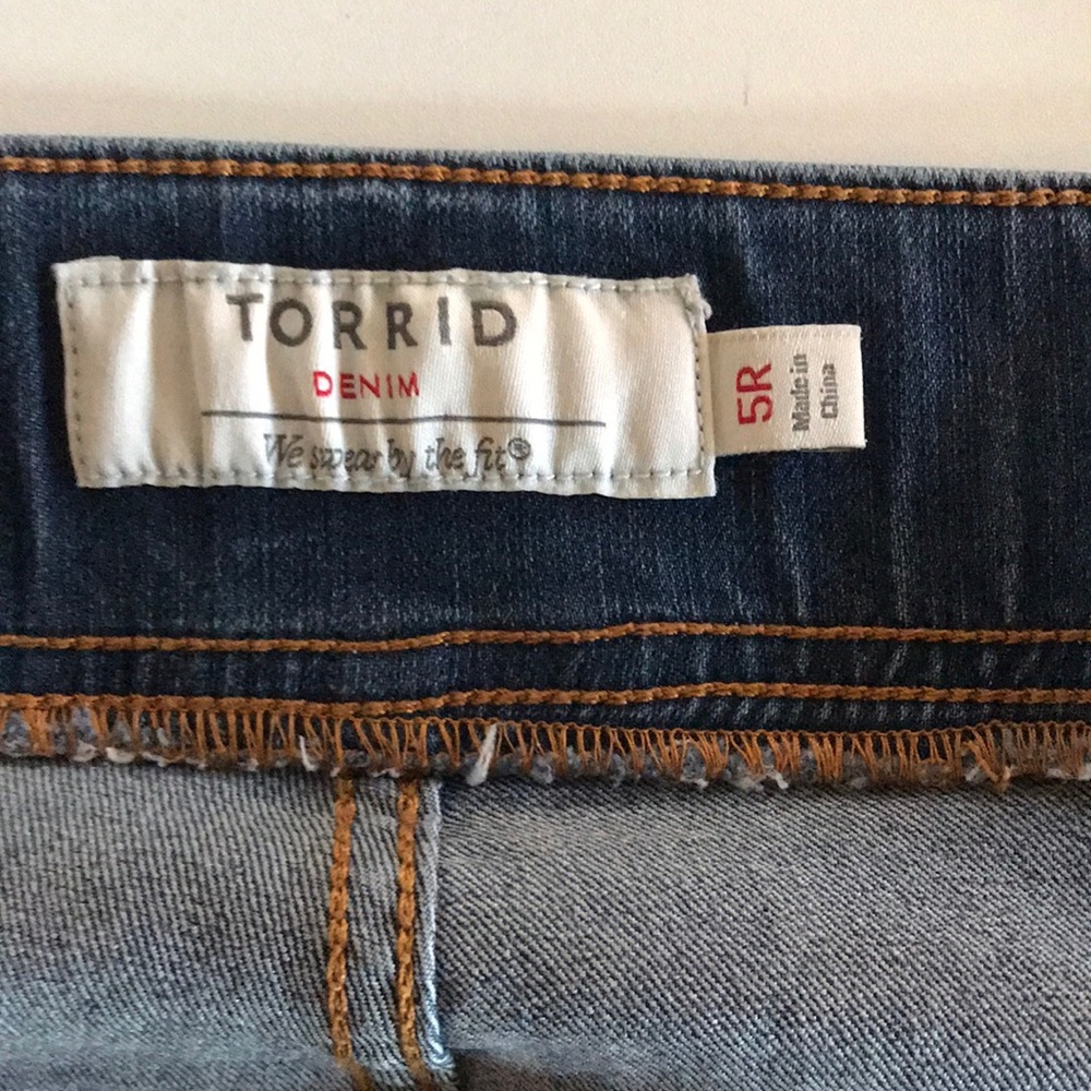 Torrid 5 R denim Lean Jean - Picture 6 of 16